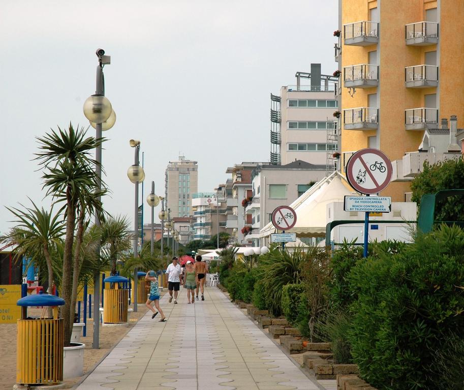 Pensione Villa Joli Lido di Jesolo Buitenkant foto