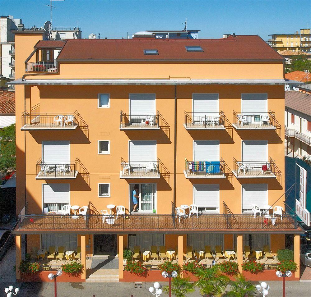Pensione Villa Joli Lido di Jesolo Buitenkant foto