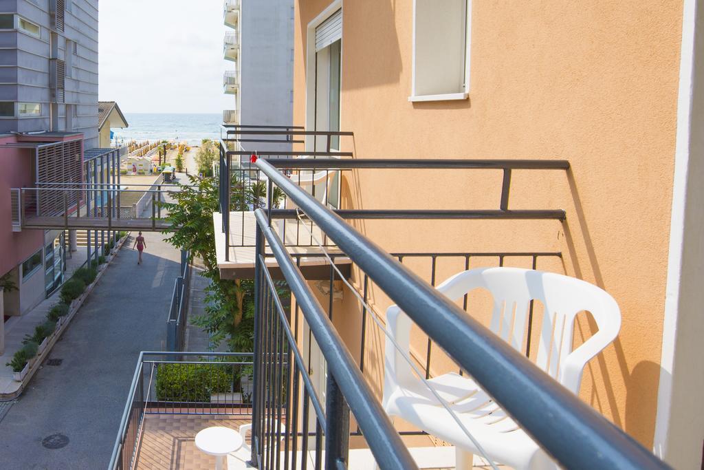 Pensione Villa Joli Lido di Jesolo Buitenkant foto